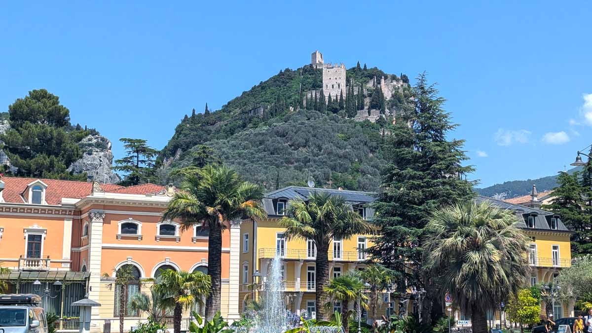 Arco mit Burgberg