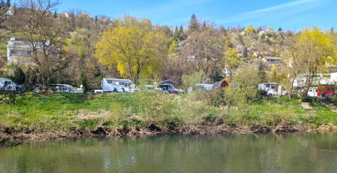 Camping & Outdoor am Früchtetrauf in der Kulturlandschaft Tübingen Camping & Outdoor am Früchtetrauf in der Kulturlandschaft Tübingen