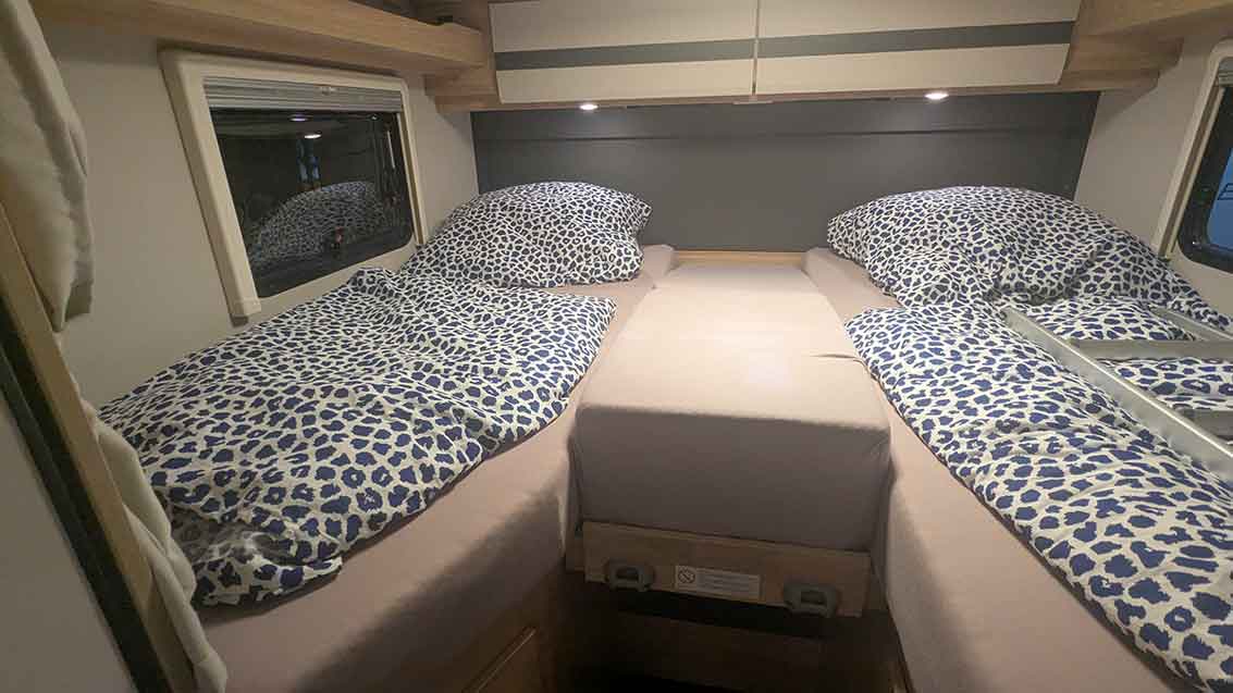 Einzelbetten im Globebus I 4