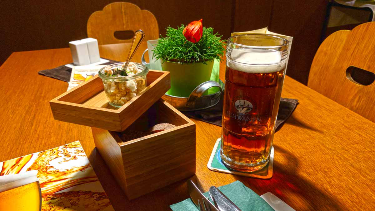 Dunkles Bier im Rössle, Ehingen