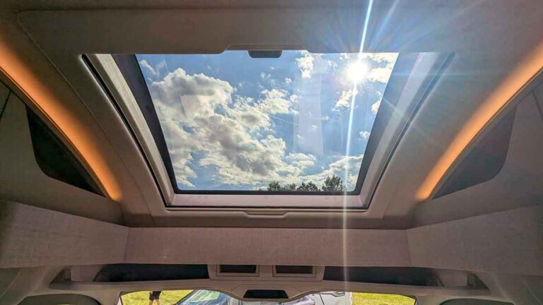Panoramafenster im Knaus Sky TI 700 DEG