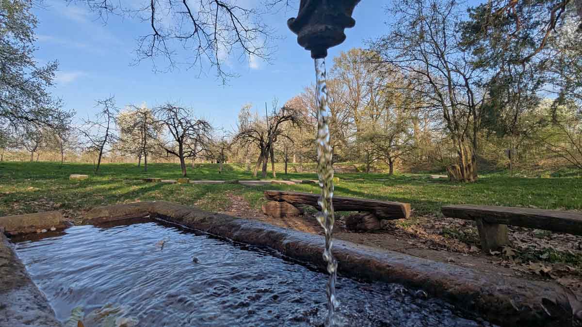 Rastplatz mit Brunnen im Landkreis Tübingen