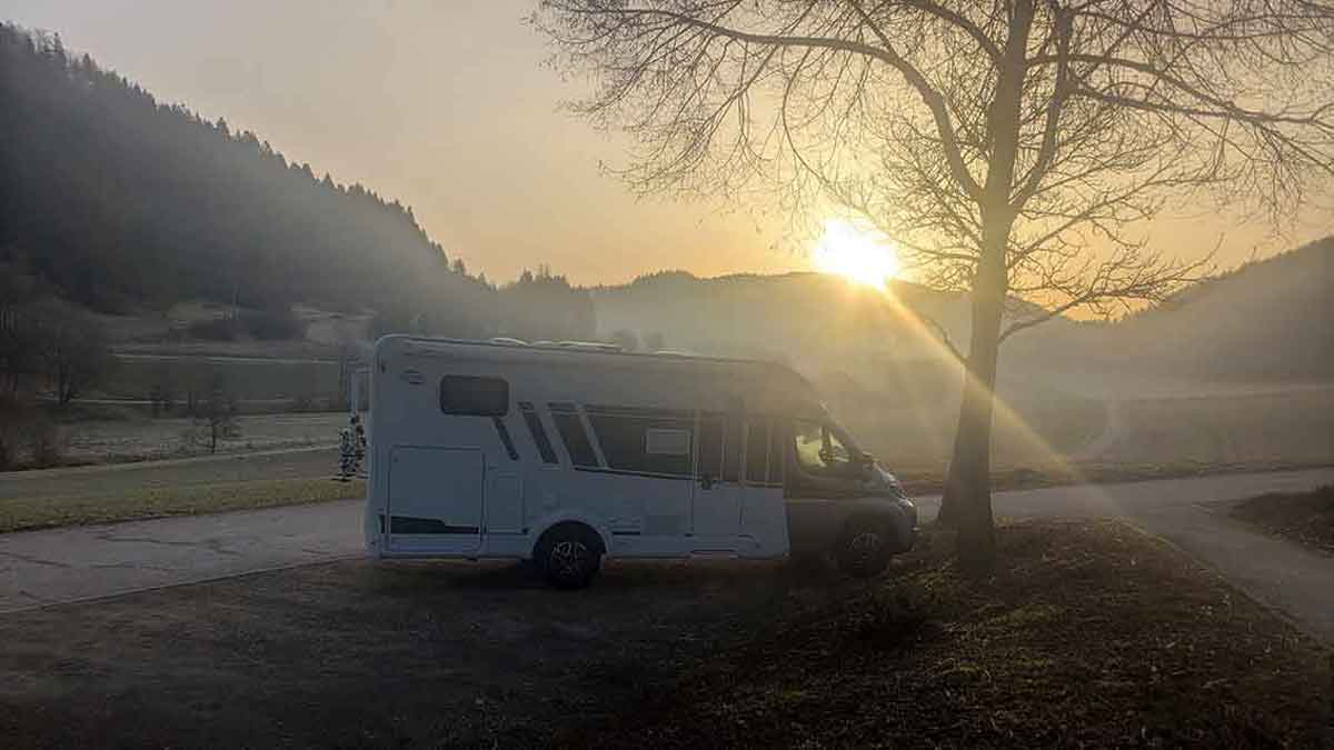 Carado T338 im Morgenlicht